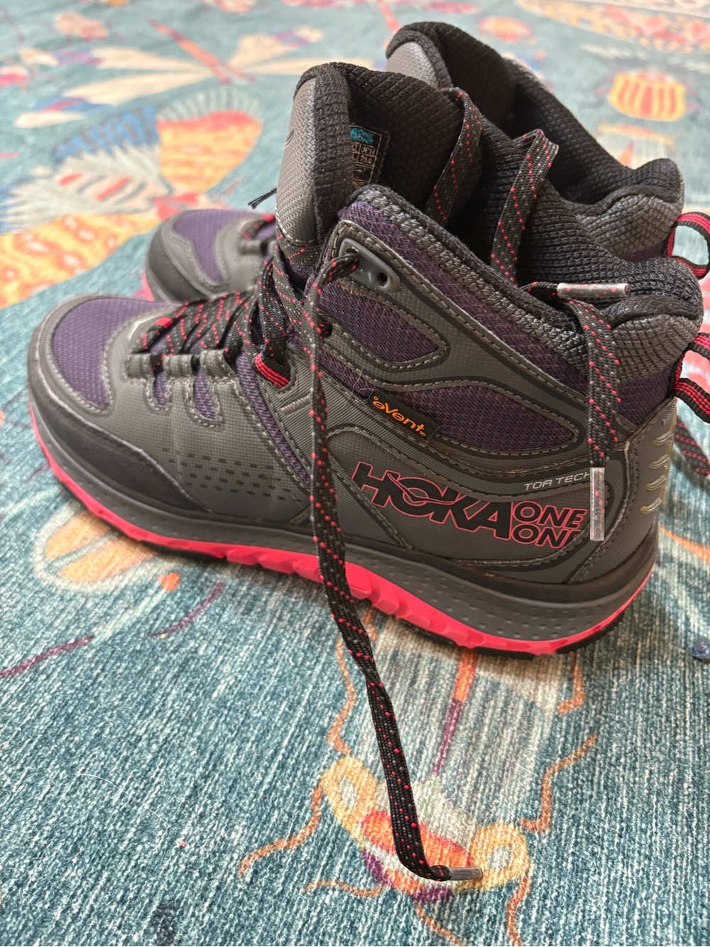 Hoka One One Tor Tech Mid Hiking Boot in nightshade & teaberry 6.5 - Picture 2 of 5